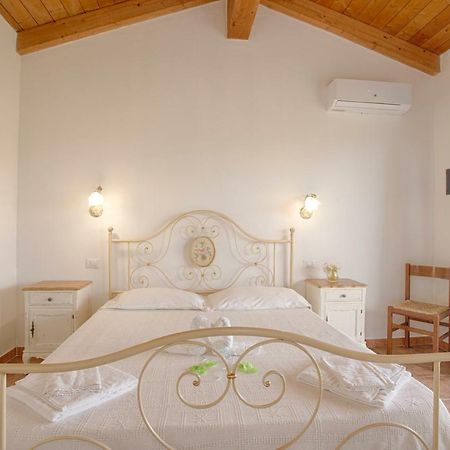Villa Agriturismo Mieleamaro à Olbia Extérieur photo