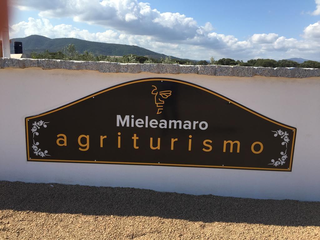 Villa Agriturismo Mieleamaro à Olbia Extérieur photo
