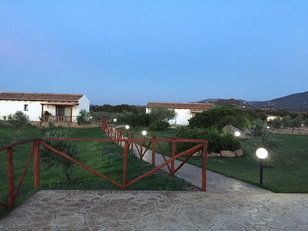 Villa Agriturismo Mieleamaro à Olbia Extérieur photo