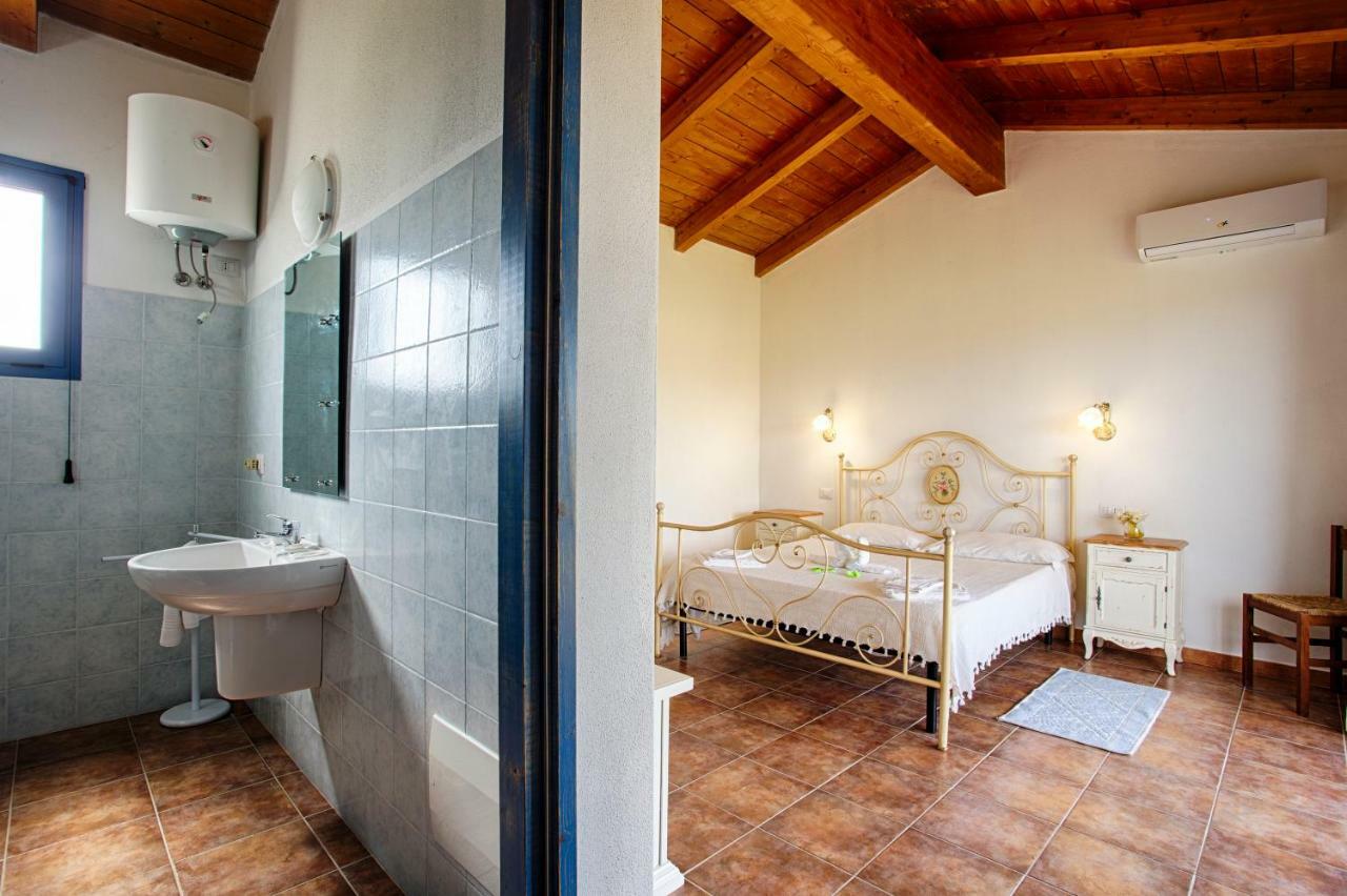 Villa Agriturismo Mieleamaro à Olbia Extérieur photo