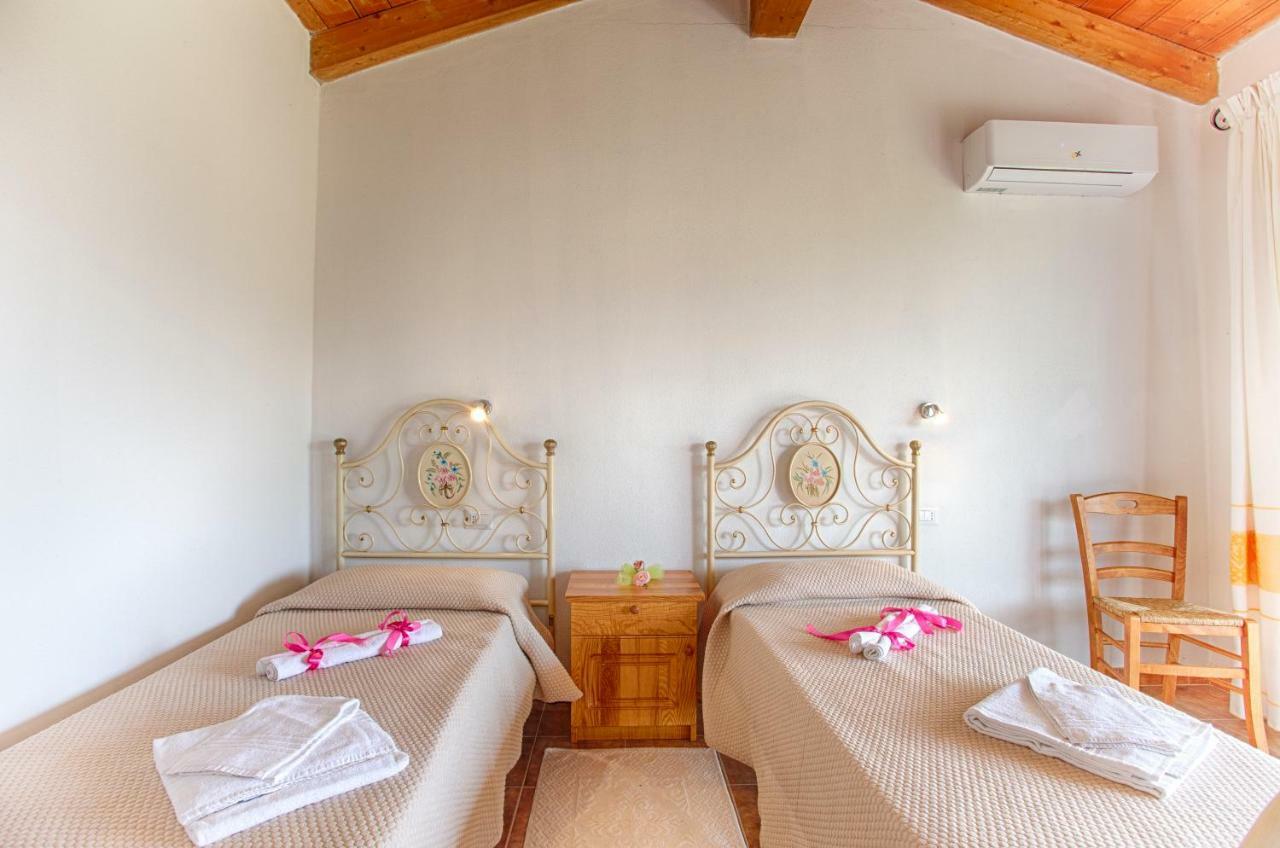 Villa Agriturismo Mieleamaro à Olbia Extérieur photo