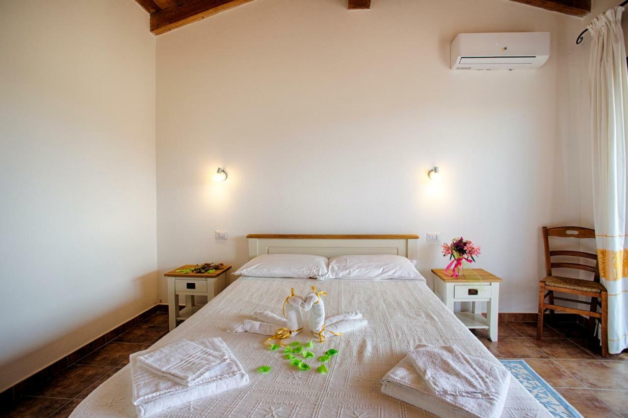 Villa Agriturismo Mieleamaro à Olbia Extérieur photo